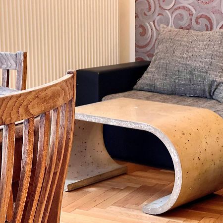 F14 Guest House By Small Home Будапеща Екстериор снимка