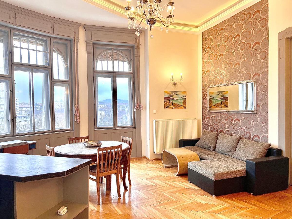 F14 Guest House By Small Home Будапеща Екстериор снимка
